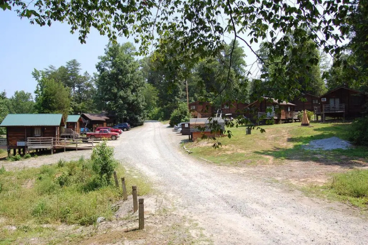 Forest Lake Camping Resort Cabin 18
