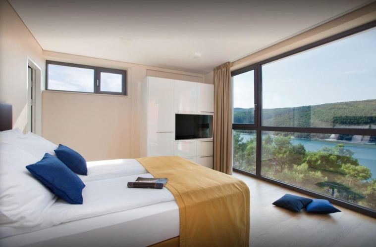 2 Bedrooms Premium Apartment with sea view