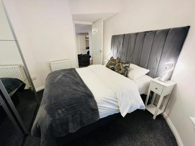 2 Bedrooms Apartment