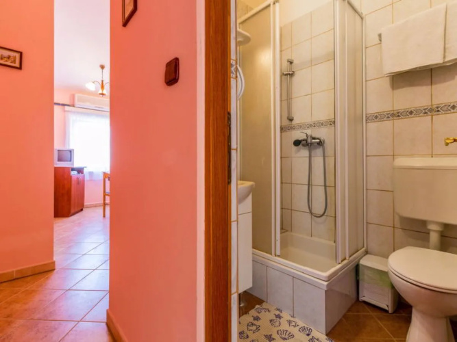 Apartment Delfin Karlobag 31811
