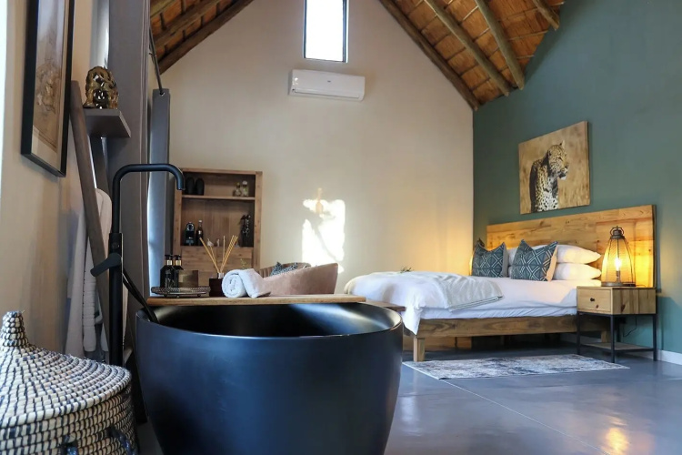 Tomo Safari Lodge