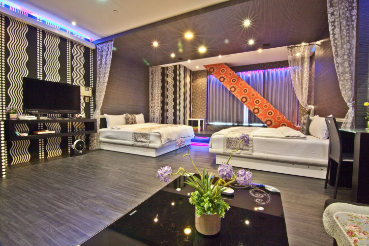 85 Love Hotel