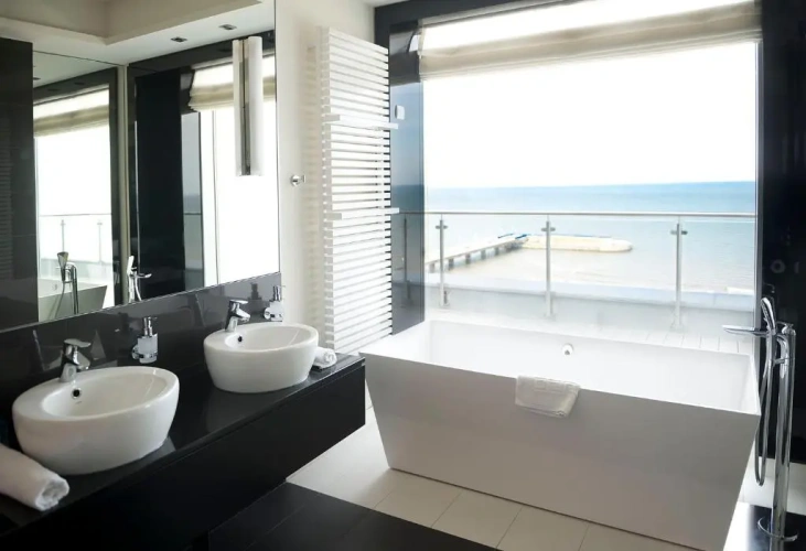 Deluxe Suite with balcony and with sea view