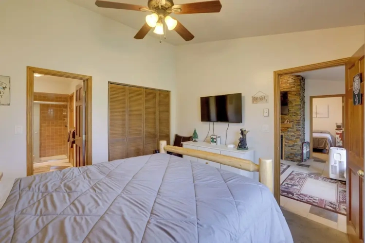 2 Bedrooms Apartment