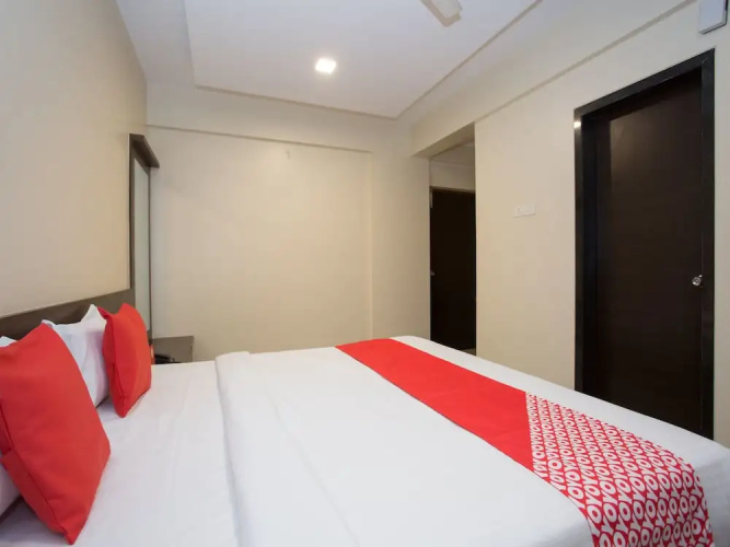 OYO 11512 Hotel Kedari Residency