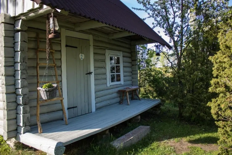 Cottage with garden view