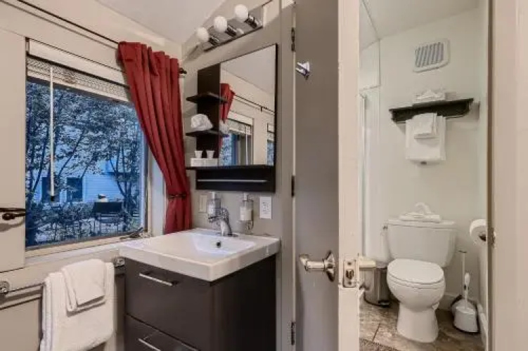 Abbett Placer Inn