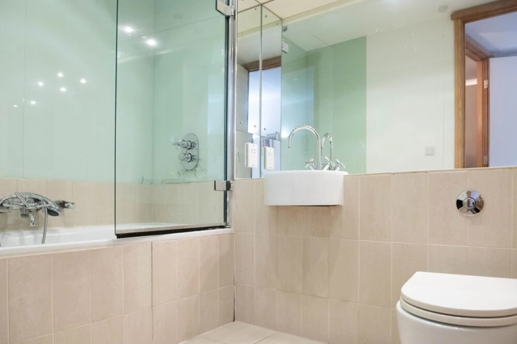 Lovely 2 Bedroom Flat in Excellent Location