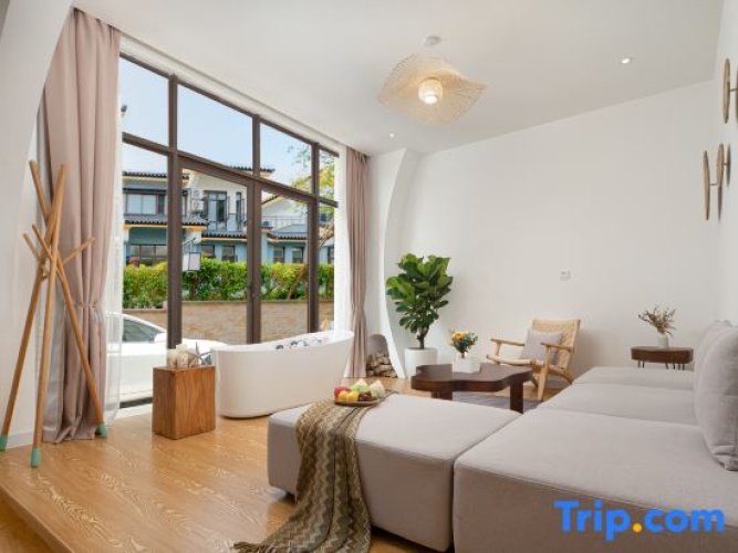 1 Bedroom Luxury Suite