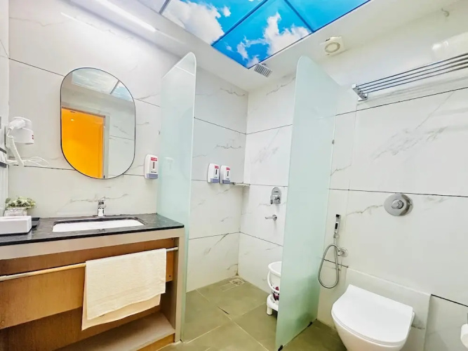 Hotel Shrimmaya