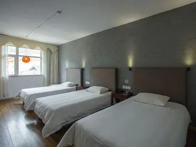 Luguhu Aishang Hotel