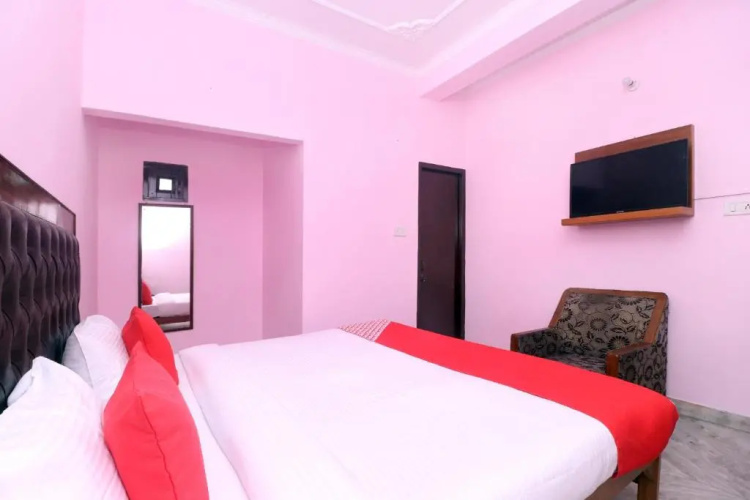 OYO 19403 Hotel Ashish Plaza
