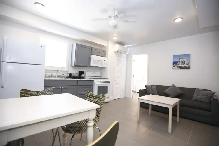 1 Bedroom Apartment