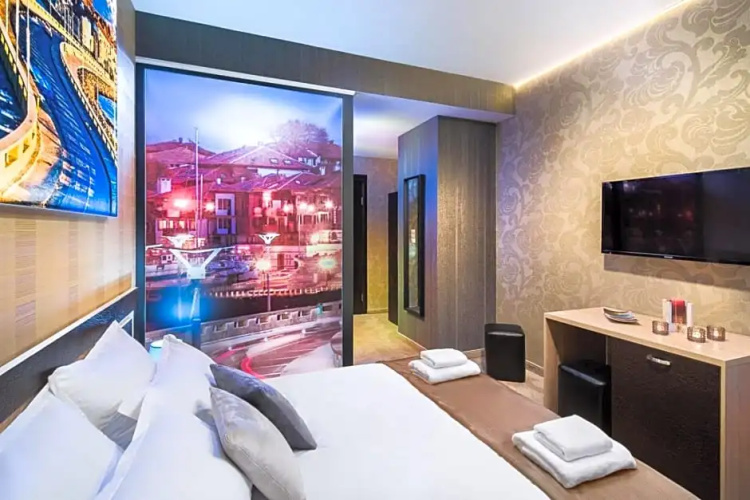 Central Point Boutique Hotel