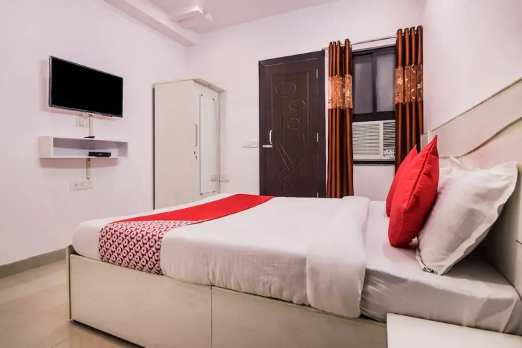 OYO 23296 Hotel Quality Time