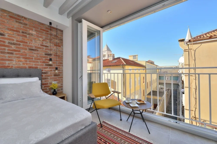 Standard Double room with balcony and with city view