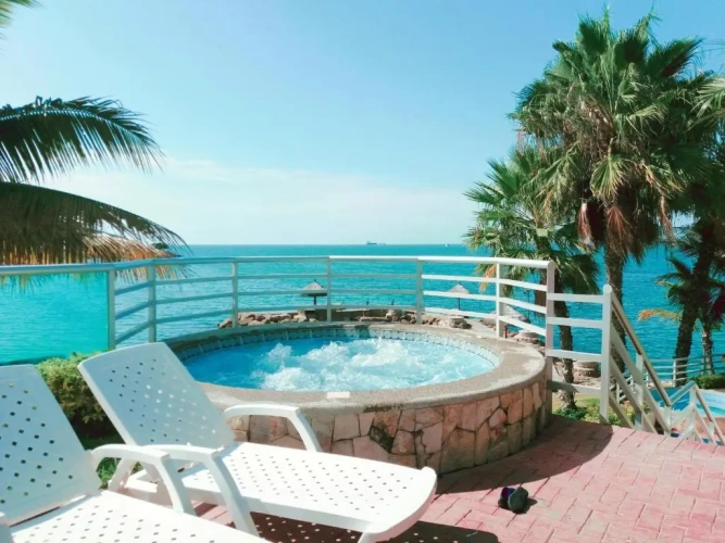 3 Bedrooms Apartment