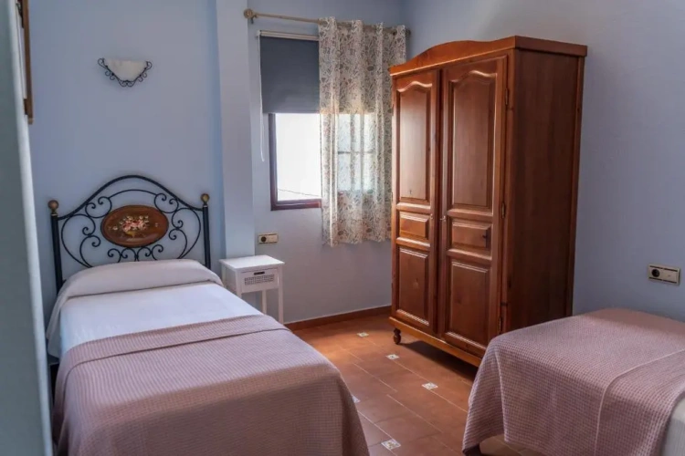 2 Bedrooms Cottage