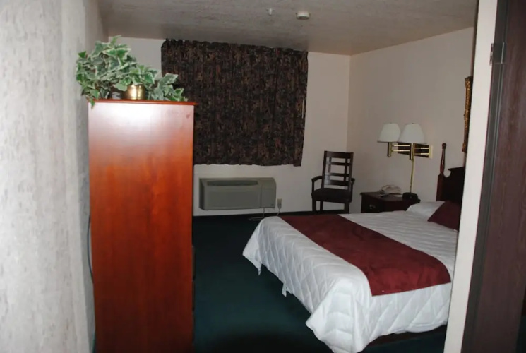 Super 8 Madison/Hanover Area