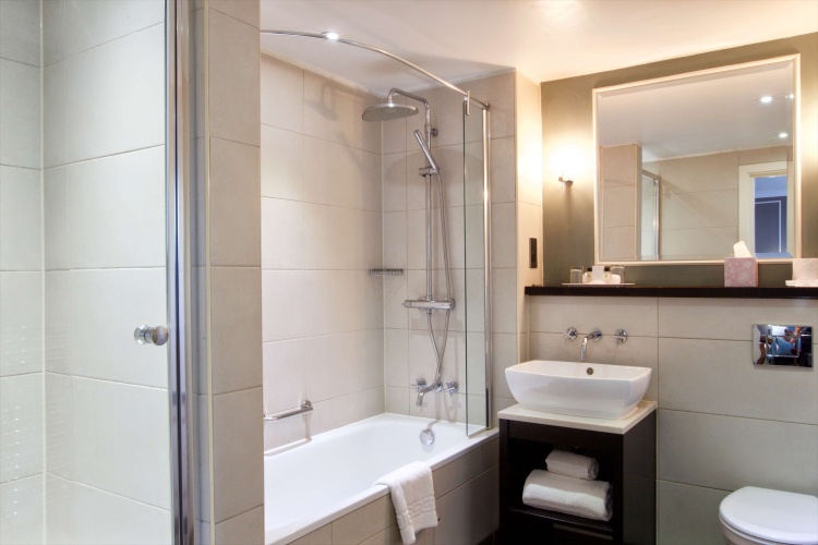 London Chigwell Prince Regent Hotel, BW Signature Collection photo 9
