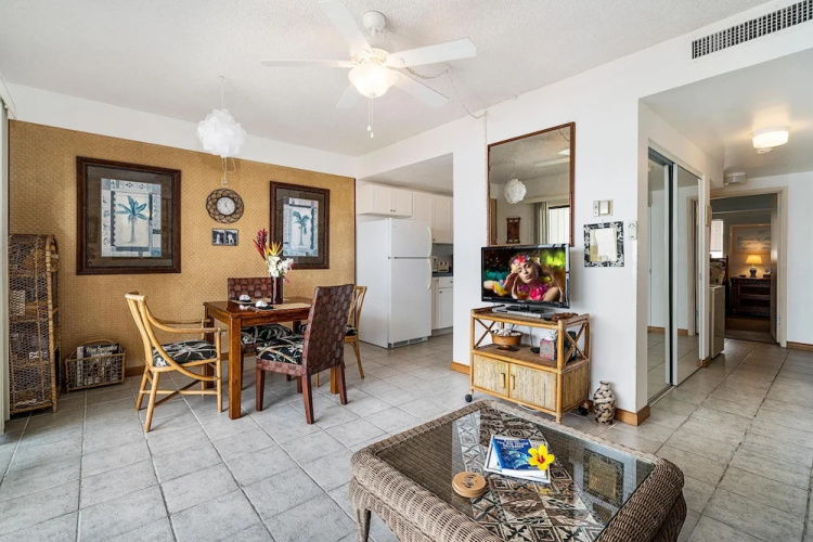 Kona Plaza#402