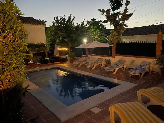 Lovely 10-bed Villa With Private Pool & Garden