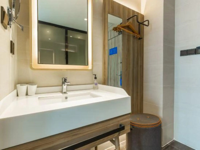 HanTing Premium Hotel (Dalian North Station)
