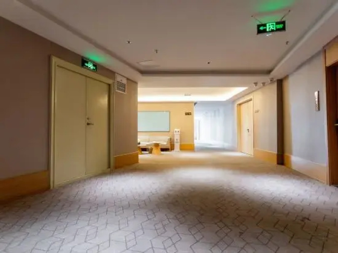 Slow House Hotel