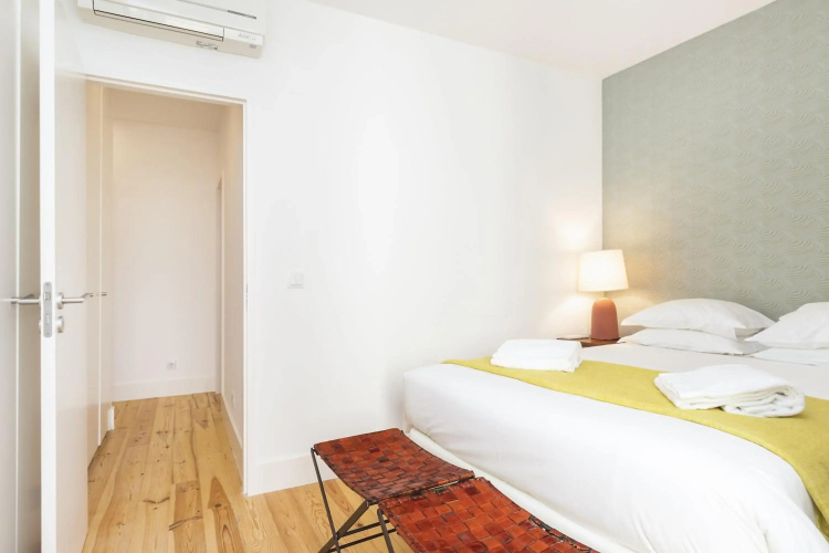 Bica 2 Bed Aircon UltraFast Net Fully Equipped