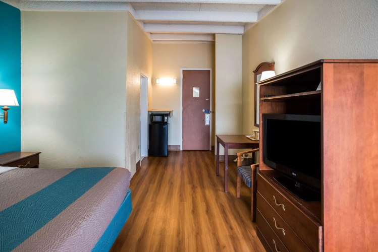 Red Carpet Inn & Suites