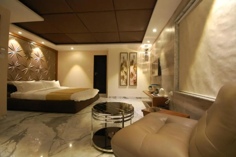 Click Hotel Sapphire Star Indore