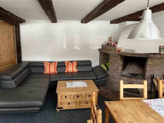 4 Bedrooms Cottage
