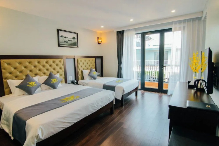 Top One Halong Hotel
