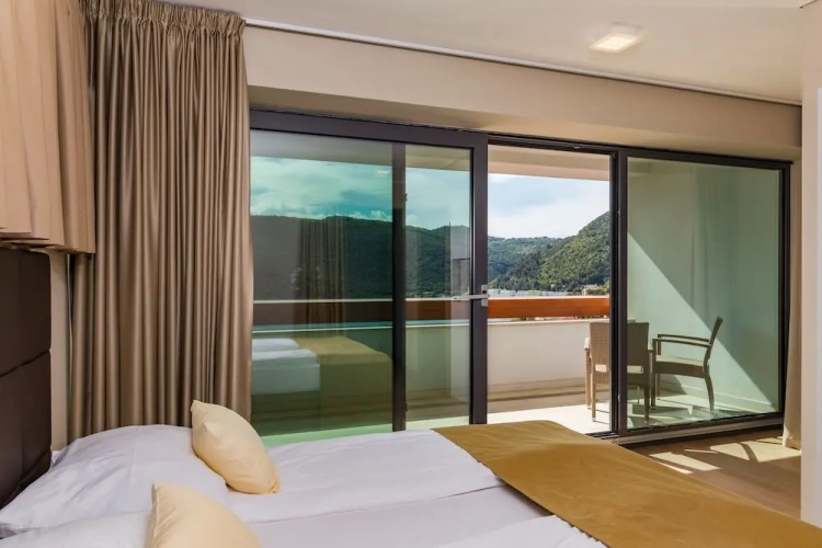 1 Bedroom Deluxe Apartment with sea view