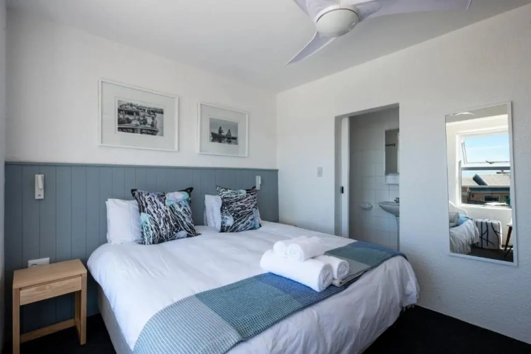 Standard Twin room with sea view