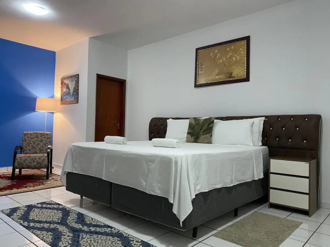 B & A Suites Inn
