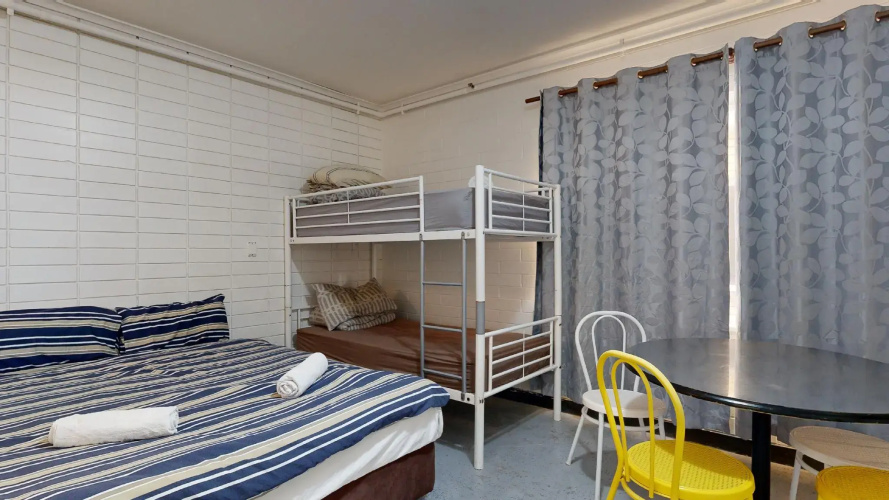 Adelaide Backpackers Hindley St
