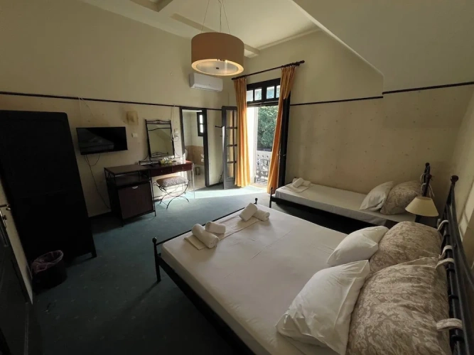 Classic Triple room