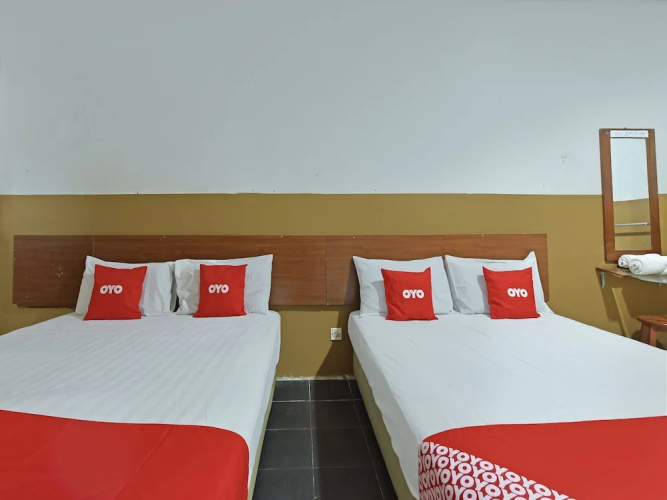 OYO 90794 Maple Hotel