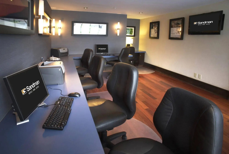 Sandman Hotel & Suites Winnipeg Airport