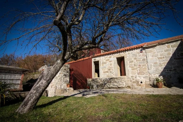 3 Bedrooms Cottage