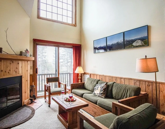 1 Bedroom Apartment with mountain view