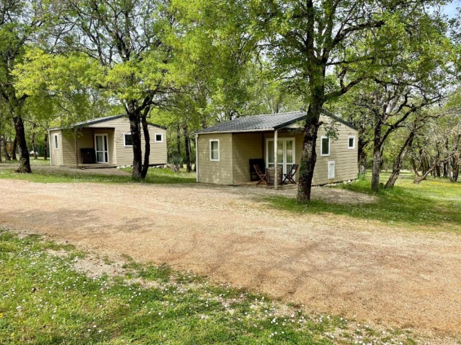 2 Bedrooms Chalet