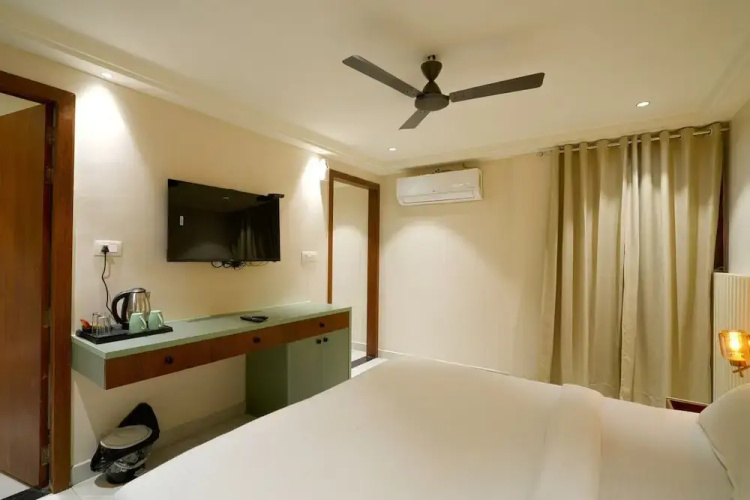 Hotel Square 36