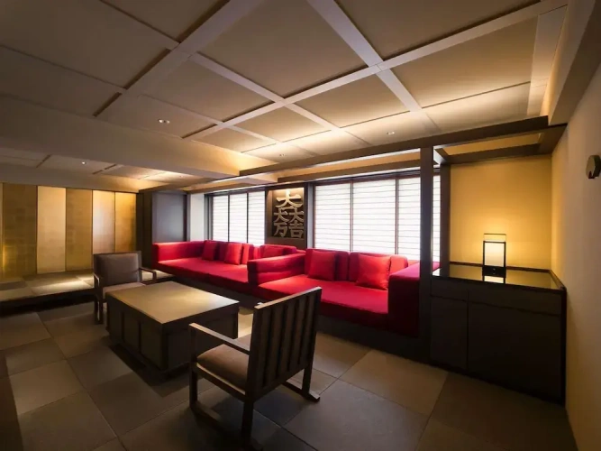 Standard Twin Junior Suite with lake view