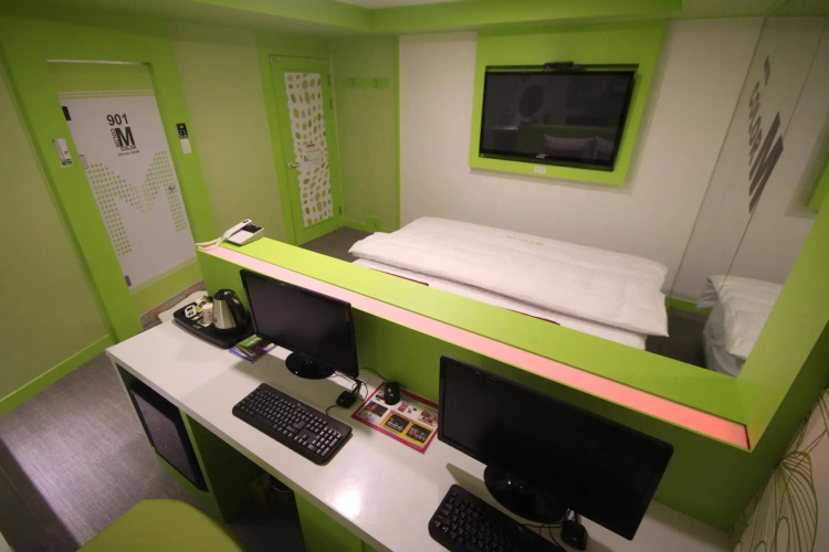 Color M motel