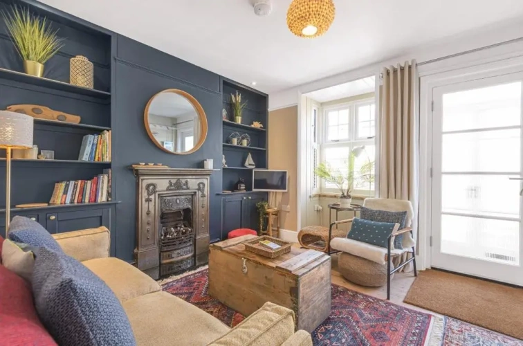 3 Bedrooms Cottage