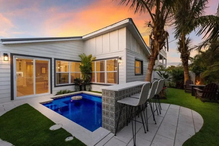 2 Bedrooms Villa