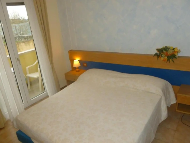 Standard Double room with lake view
