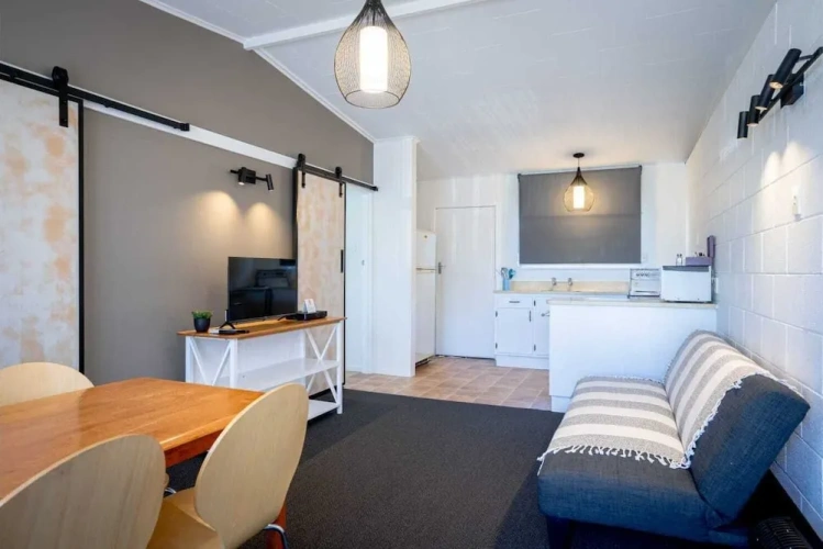 1 Bedroom Standard Suite